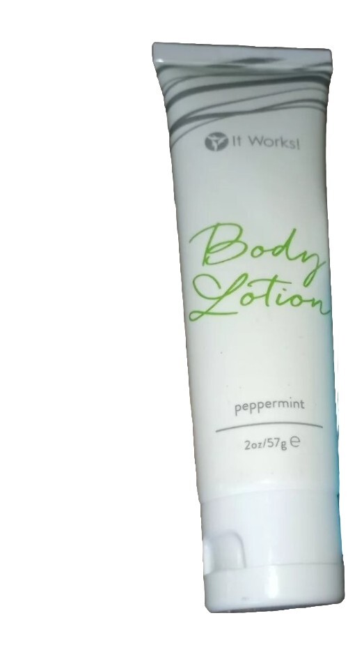 It Works Peppermint Essential Oil Sugar Scrub 6 oz Sealed Unused New Body Scrub.